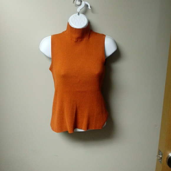 Rusty orange tank sweater - Picture 1 of 3
